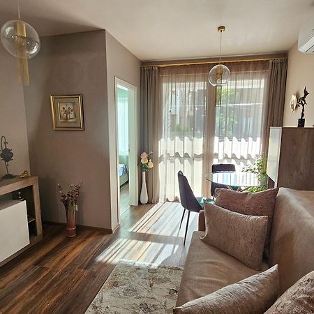Bright Inn - Holiday & Business Apartment 소피아 외부 사진